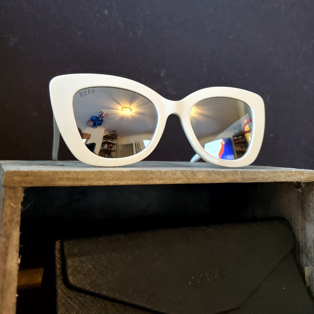 DIFF Eyewear - Raven - White (2)